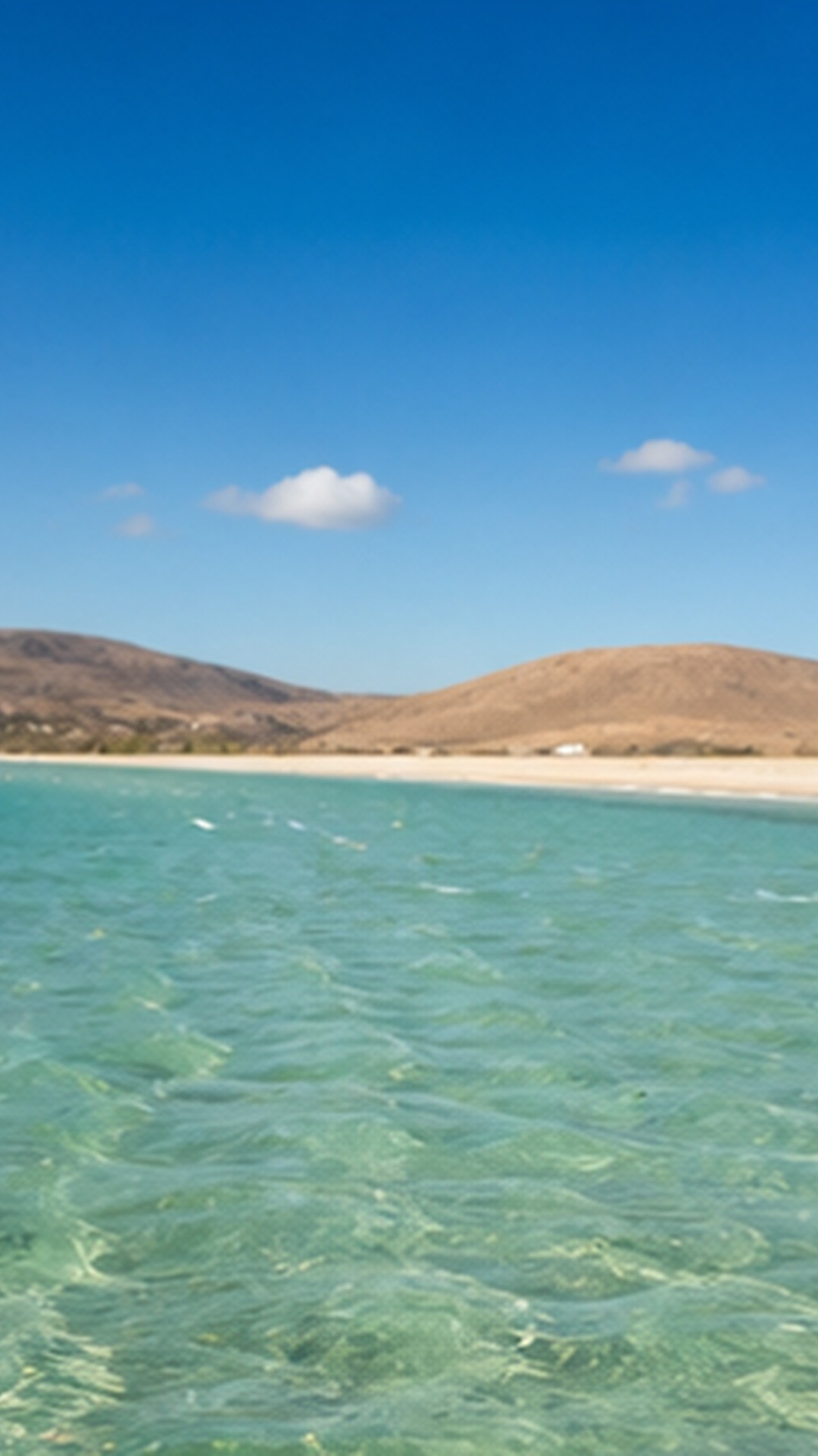 AI илюстрация на светъл егейски бряг и море
